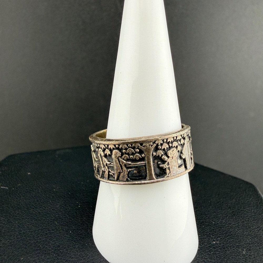 Vintage Signed Sterling Band Ring Story Teller Relief Enamel 9.5